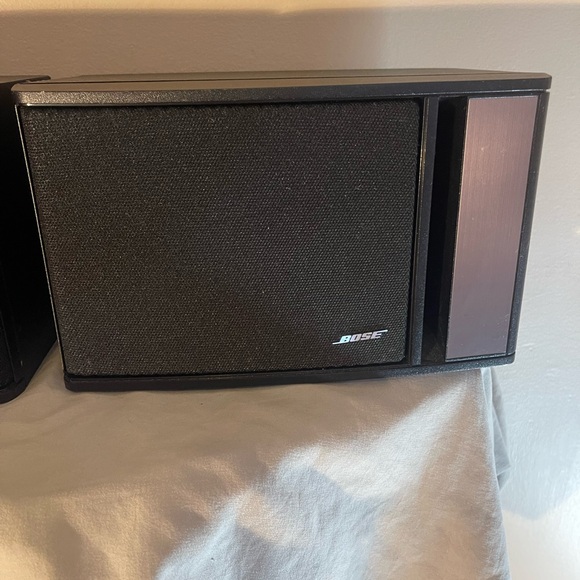 Bose 141 Speaker Series II Black Bookshelf Speakers 40 Watt Home Stereo Pair - Picture 4 of 9